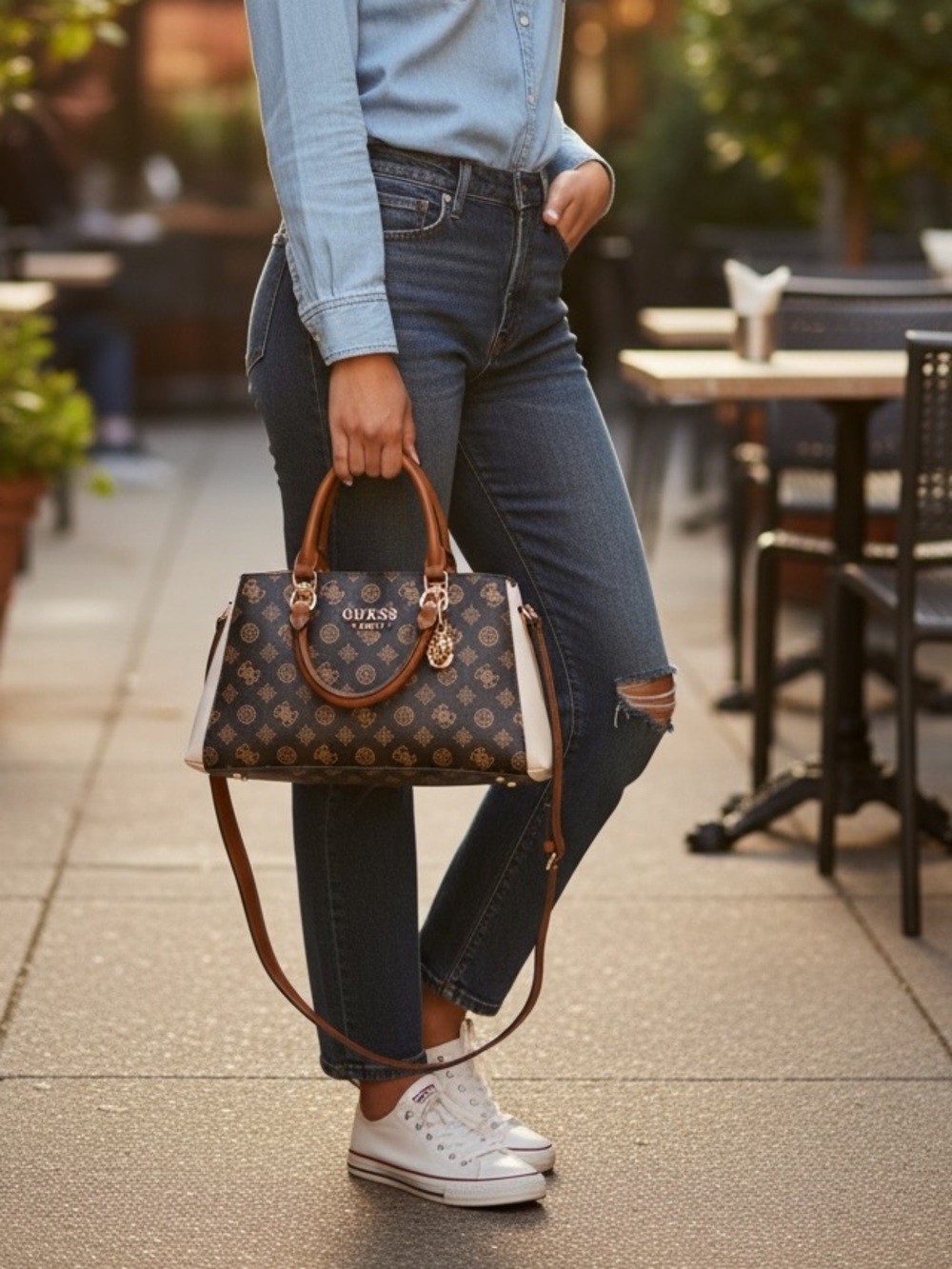 GUESS Evelune Girlfriend Satchel